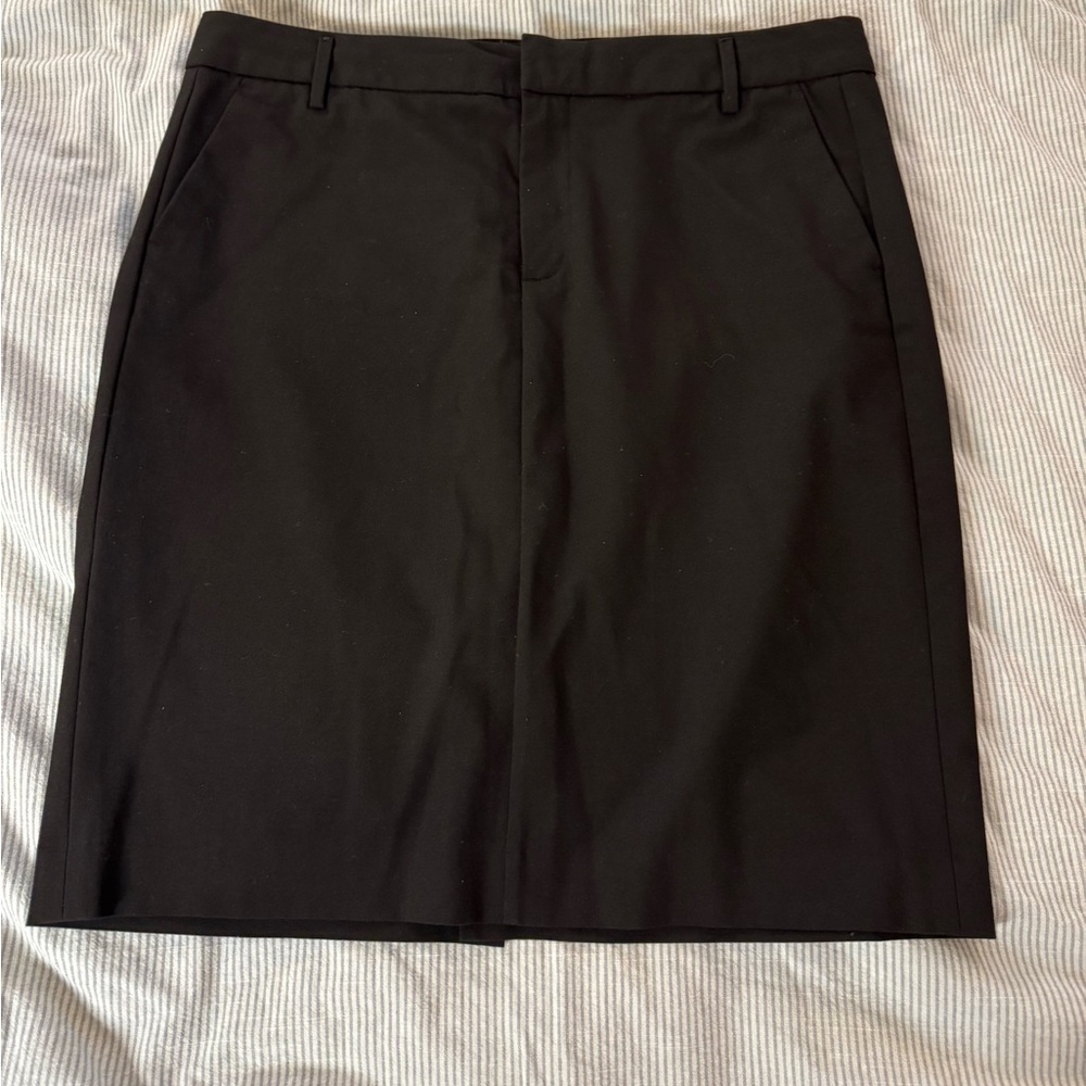 🟢GAP MINI SKIRT size 10 with pockets.🟢